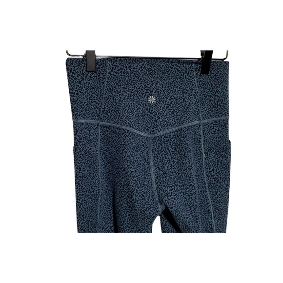 Athleta Salutation Stash Pocket Capri Leggings Blue Leopard Print Size Small - Picture 4 of 7